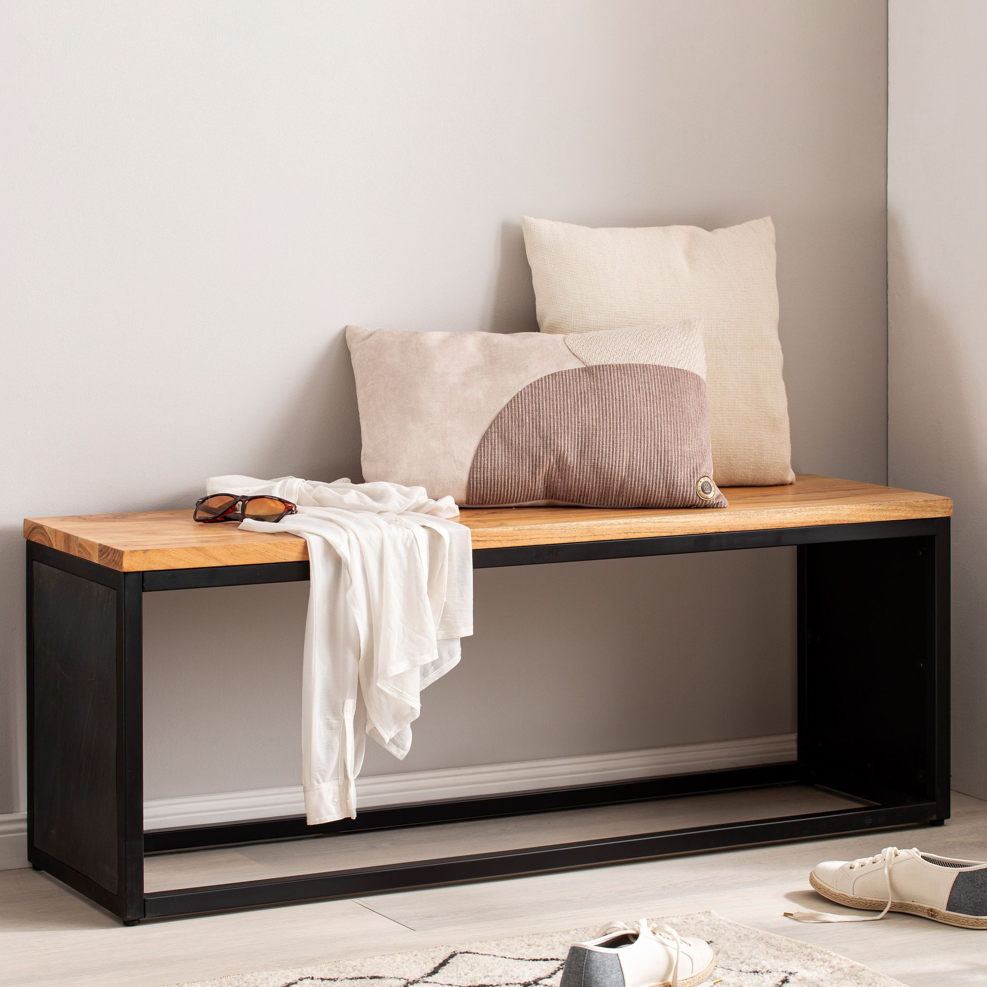 Ławka  z litego drewna akacjowego / imitującego kamień 120x45x35 cm ławka do przedpokoju z metalową ramą