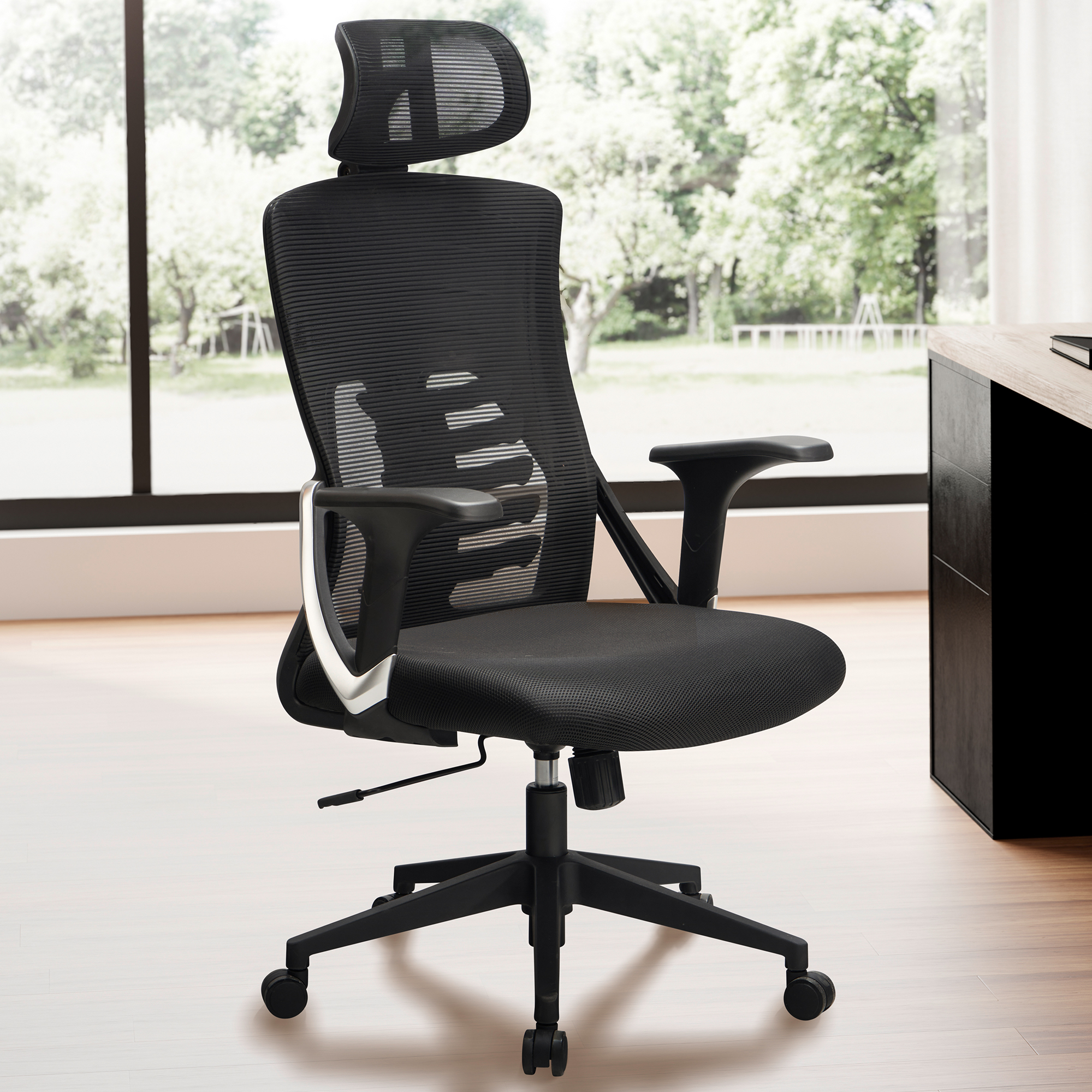 Czarny fotel biurowy z siatki | Nowoczesny design | Wys. 113-123 cm Szer. 65 cm Gł. 65 cm