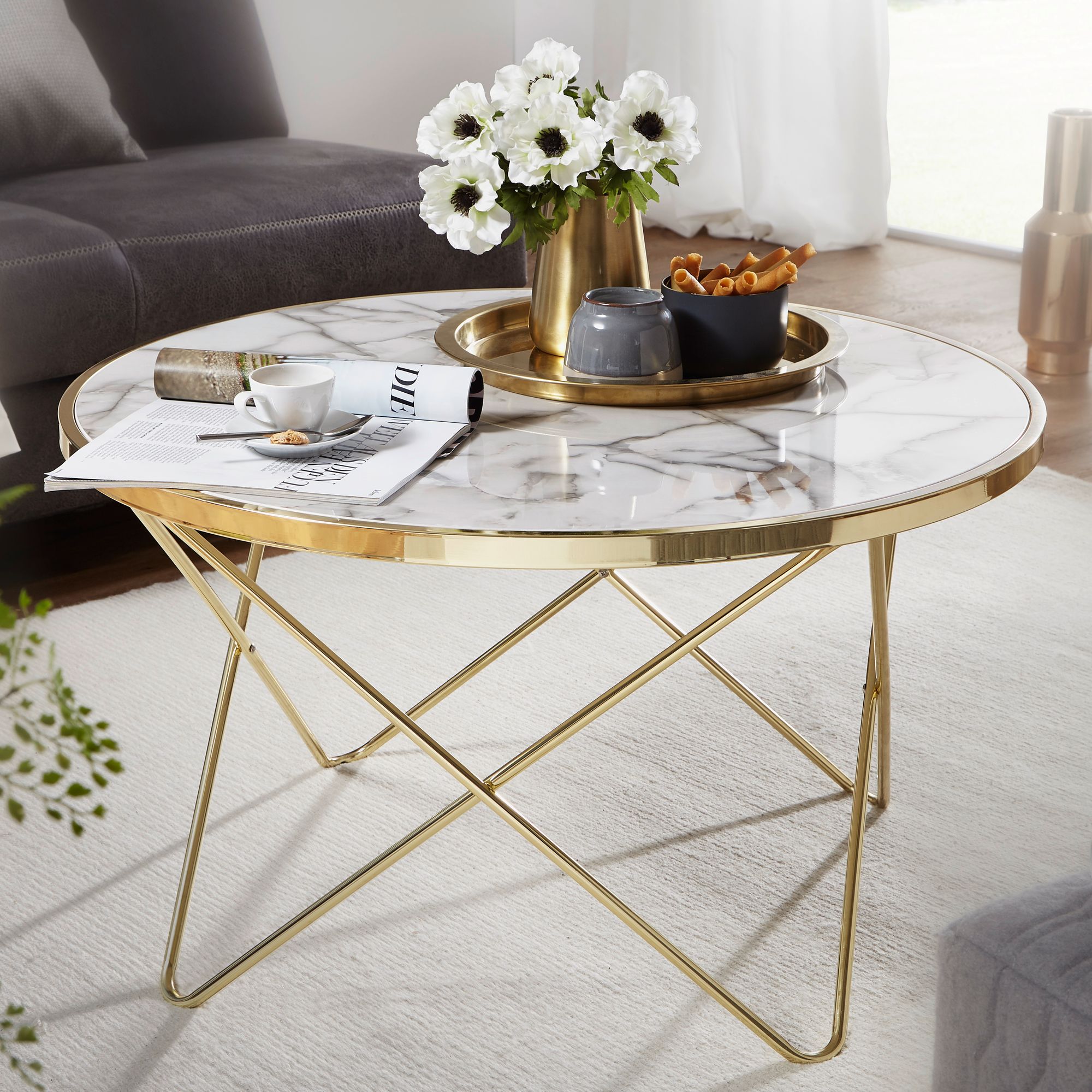 Design biały stolik kawowy efekt marmur | Złota metalowa rama | Ø 85 cm