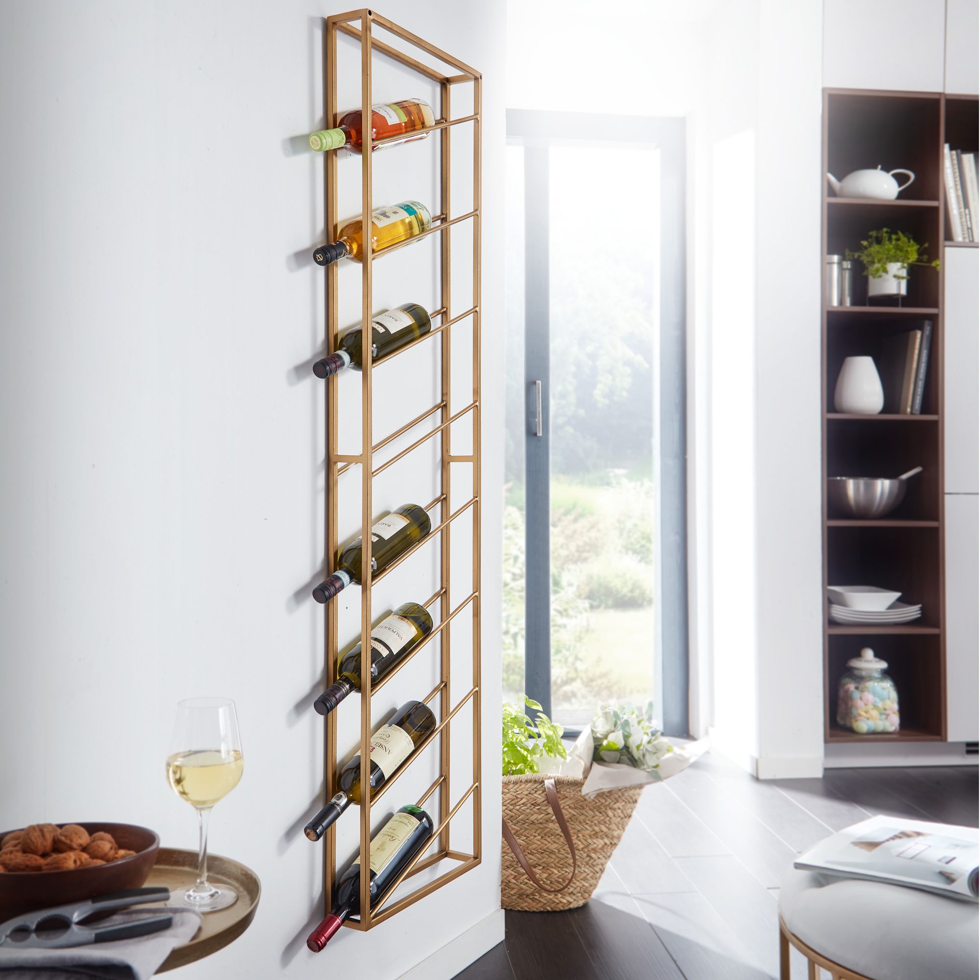 Stojak ścienny metalowy złoty 36x150x8 cm duży na 8 butelek